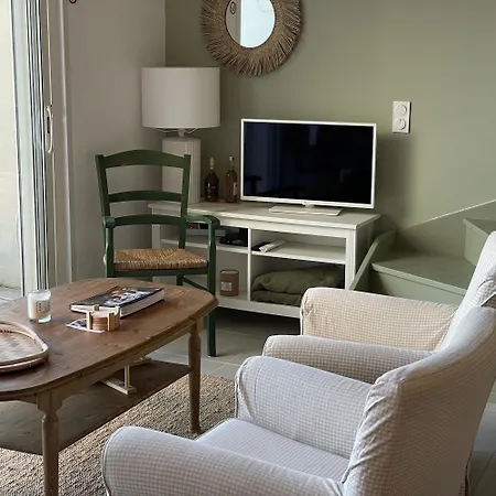 Le Clos Du Moulin 3, With Garden, 3 Bedroom (adults Only) Vakantiehuis