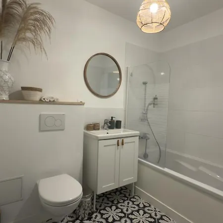 Le Clos Du Moulin 3, With Garden, 3 Bedroom (adults Only) Vakantiehuis