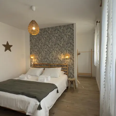 Le Clos Du Moulin 3, With Garden, 3 Bedroom (adults Only) Entraigues-sur-la-Sorgue