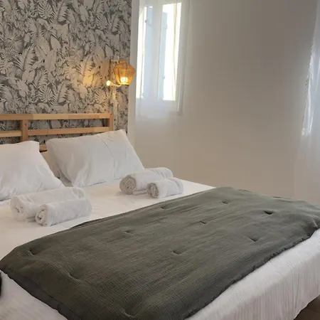 Le Clos Du Moulin 3, With Garden, 3 Bedroom (adults Only) Entraigues-sur-la-Sorgue